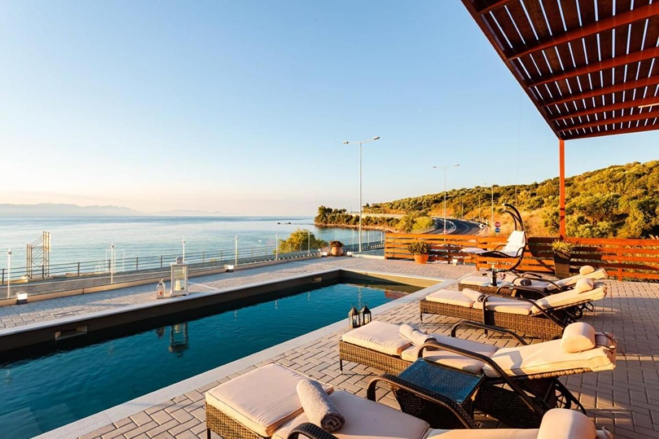 Seaside Summer Bliss - Aurora Luxury Pool Paradise Petalídhion المظهر الخارجي الصورة