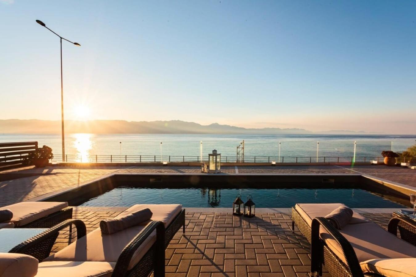 Seaside Summer Bliss - Aurora Luxury Pool Paradise Petalídhion المظهر الخارجي الصورة