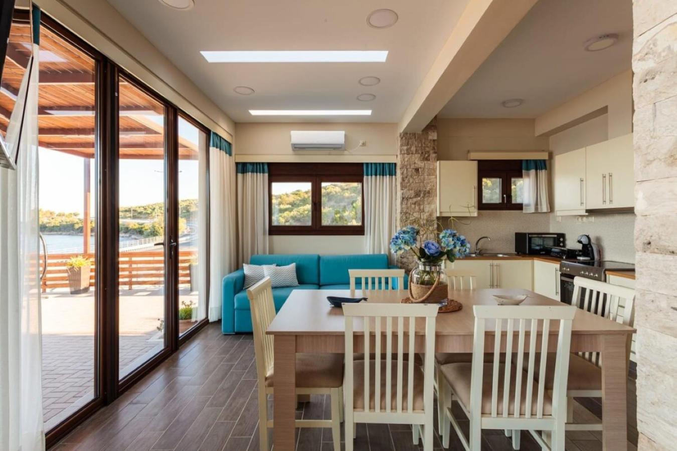 Seaside Summer Bliss - Aurora Luxury Pool Paradise Petalídhion المظهر الخارجي الصورة
